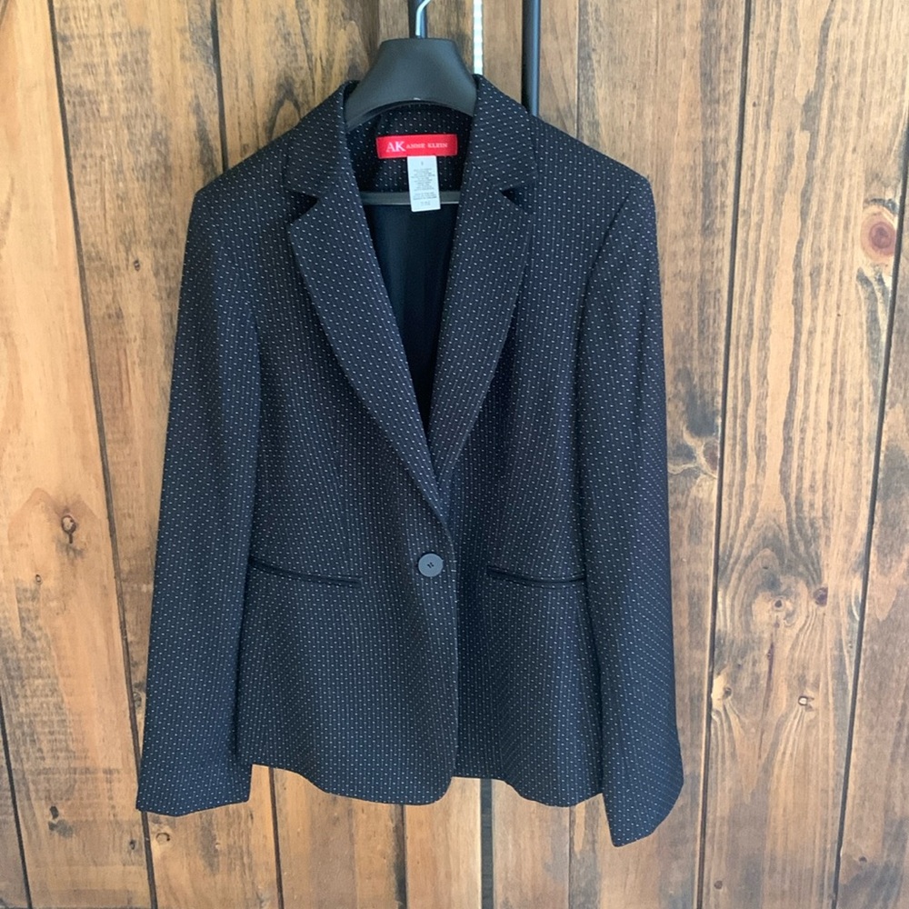 Anne Klein pinstripe blazer, size 8.